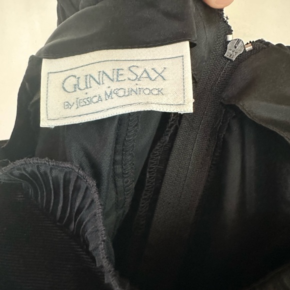 Gunne sax ruffle tiered velvet 80s dress - Picture 4 of 4